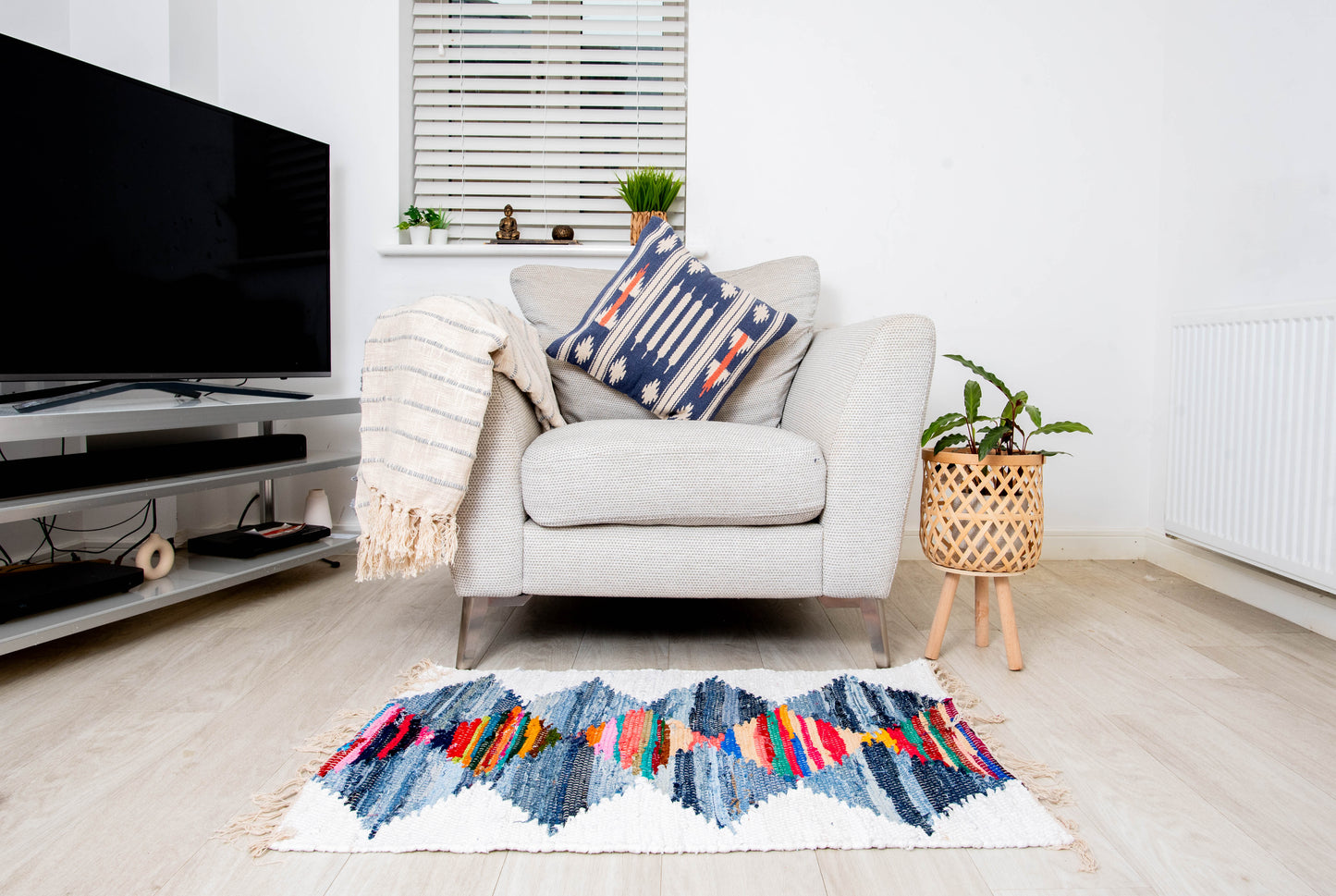 Beautiful Handwoven Sustainable Multicolour Chindi Rag Rug