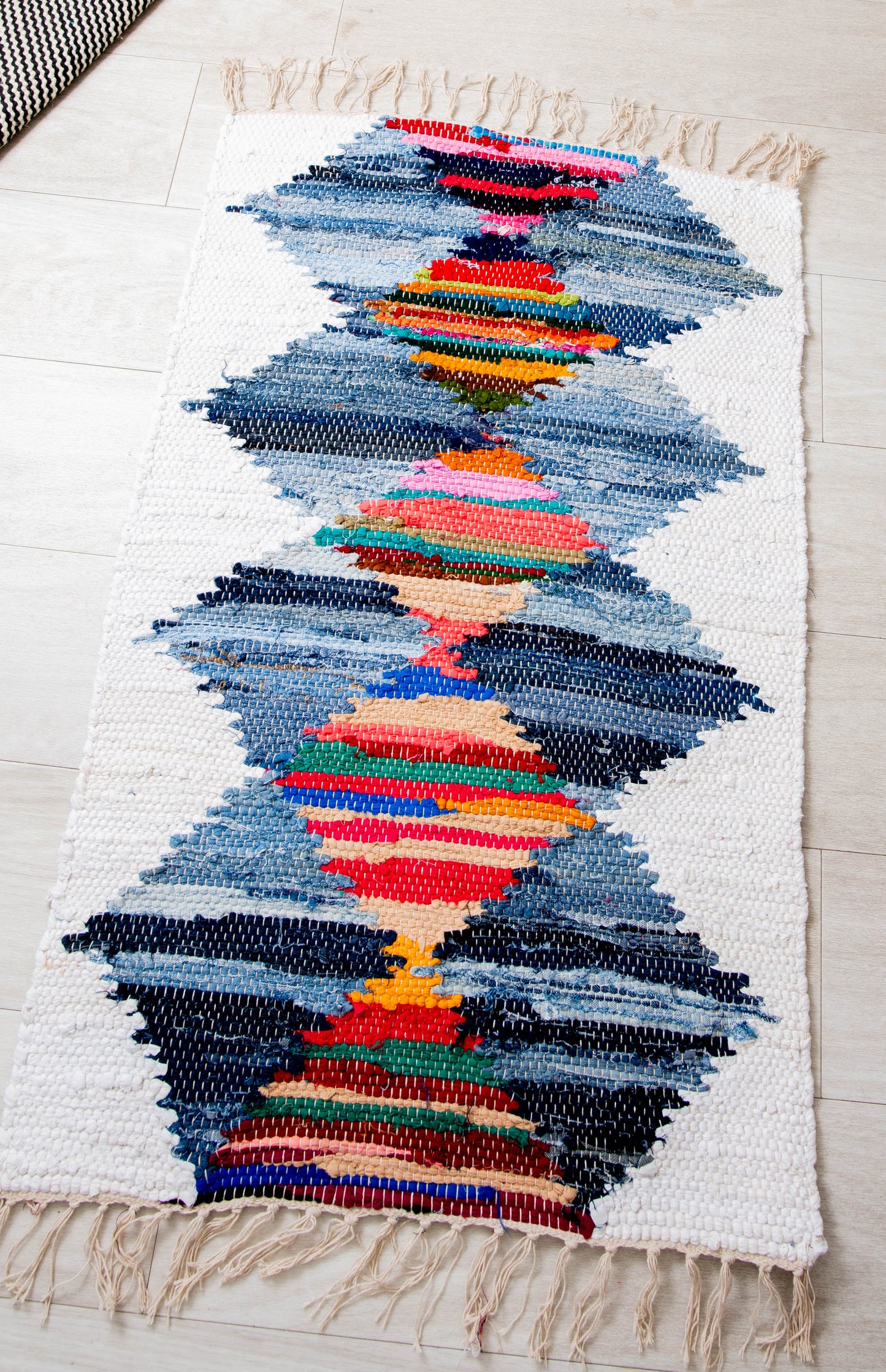 Beautiful Handwoven Sustainable Multicolour Chindi Rag Rug