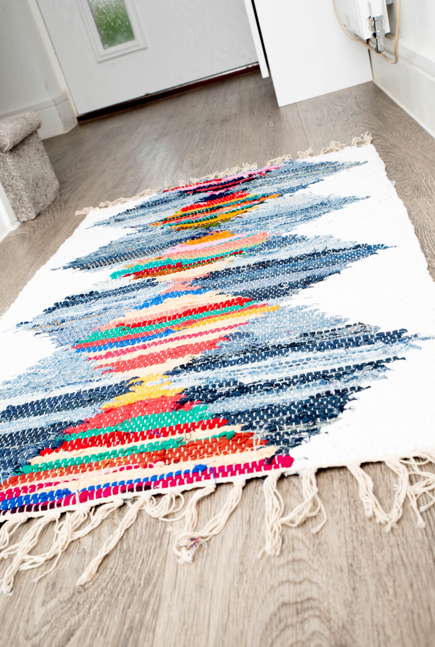 Beautiful Handwoven Sustainable Multicolour Chindi Rag Rug
