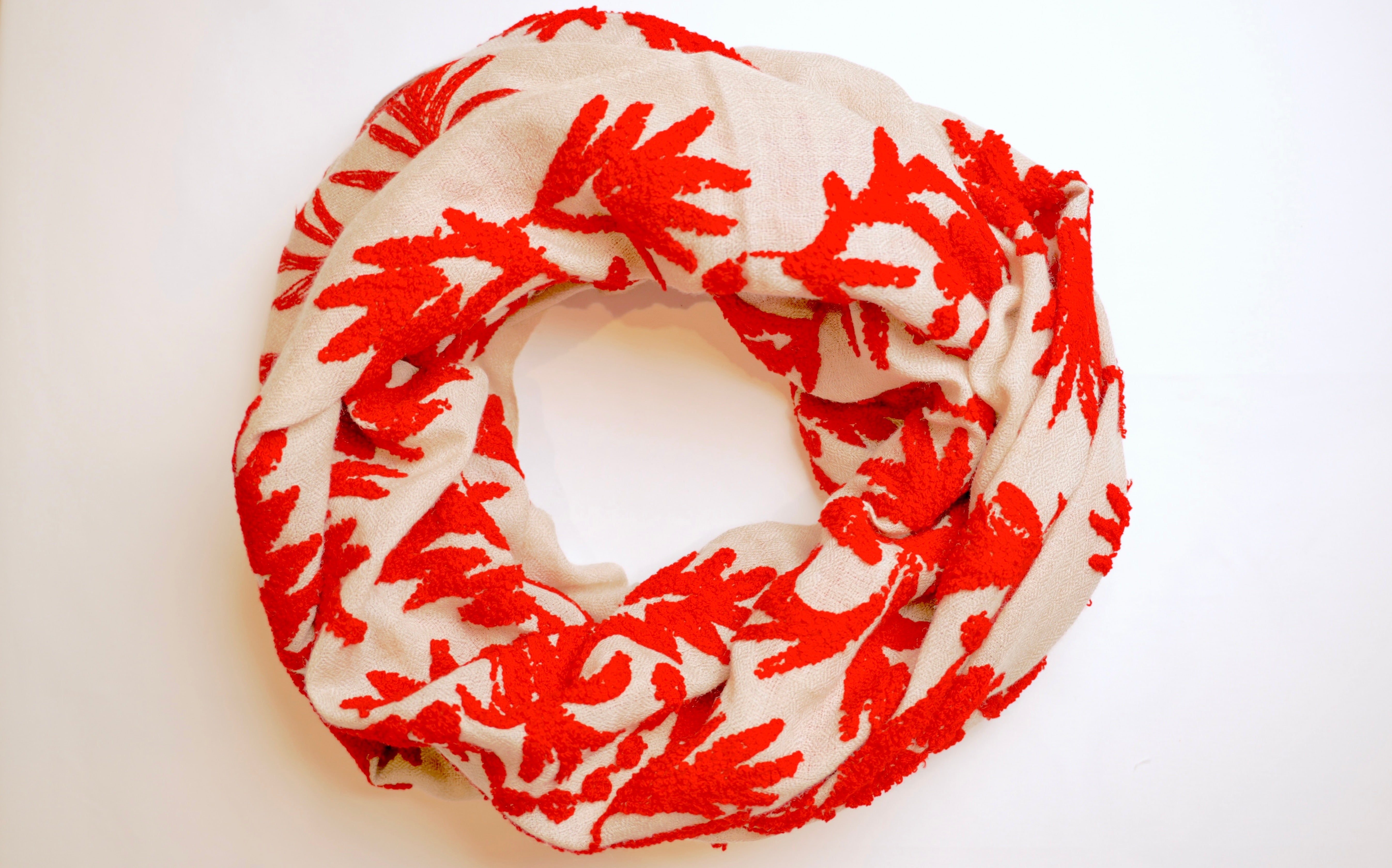 Cashmere Chantily abstract design scarf