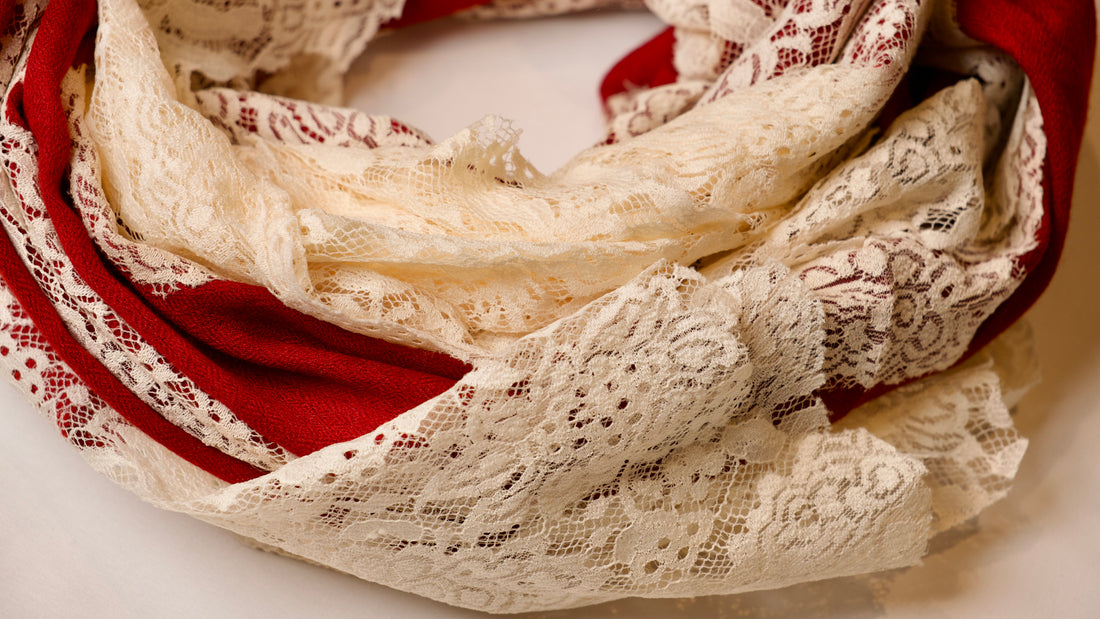 cashmere scarve with decorative lace 