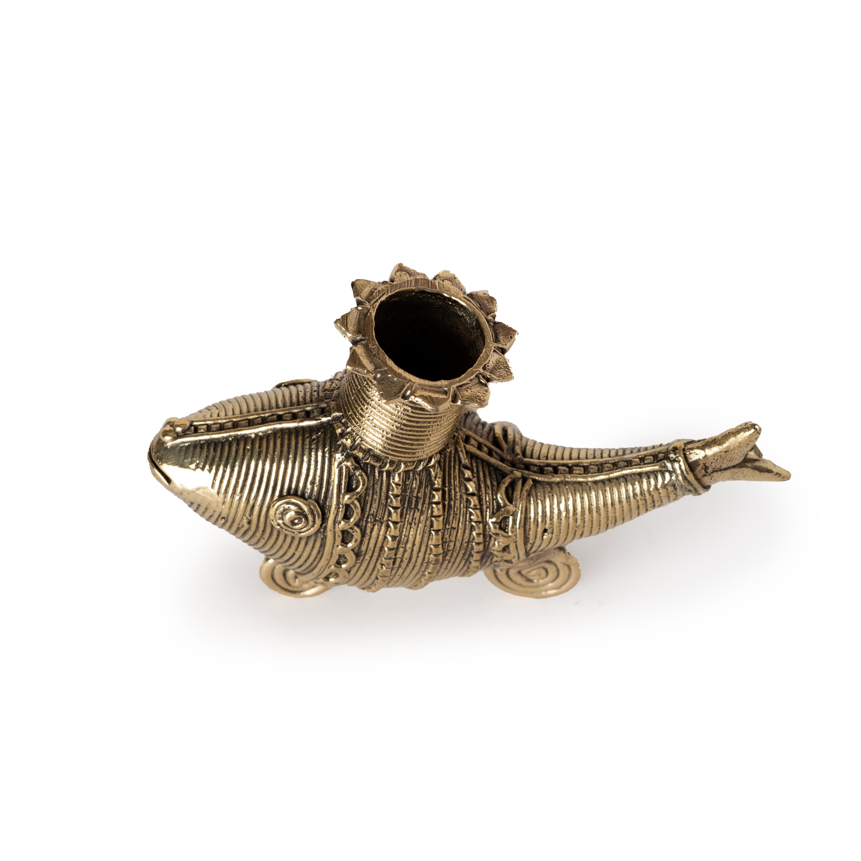 This item is a handcrafted Dhokra brass fish candle stand. 