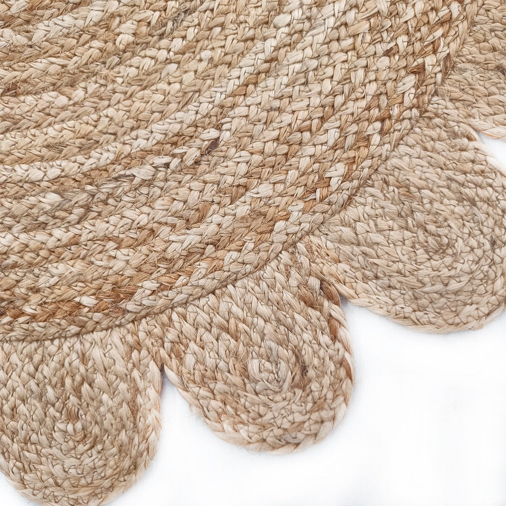 Round Flower Jute Rug
